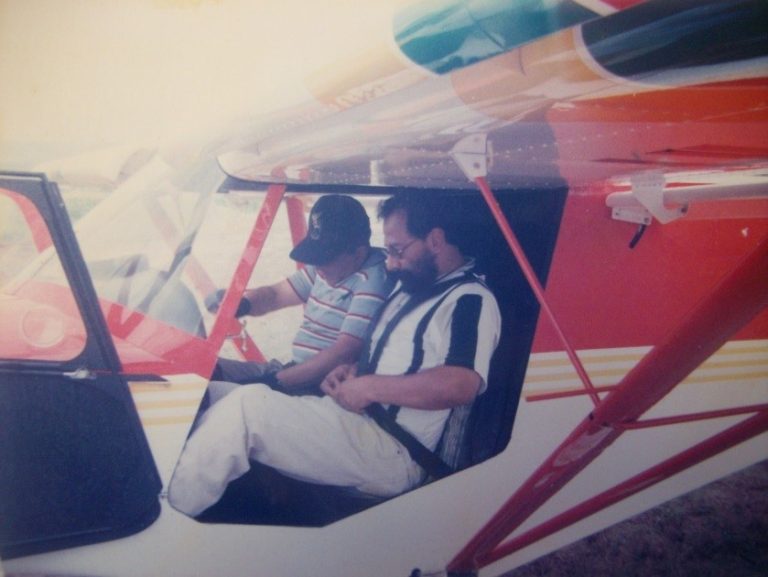 CUANDO VOLAR ERA TODAVÍA POÉTICO: HOY NOS QUEDA AÚN EL DC-3 COMO UN ROMANTICO EMBLEMA DE LA COMUNIÓN ENTRE EL HOMBRE Y EL CIELO