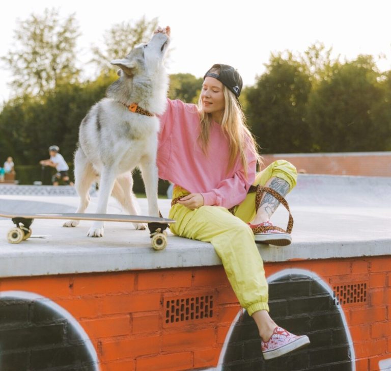 Colombianos aseguran primero a la mascota que a la pareja