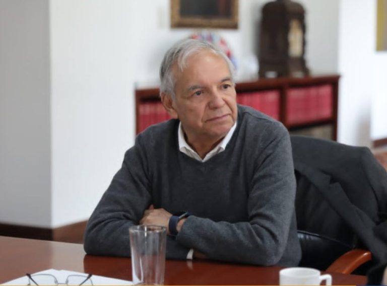 MinHacienda confirma avance el 80% en reversión de montos tras error en pago de salarios