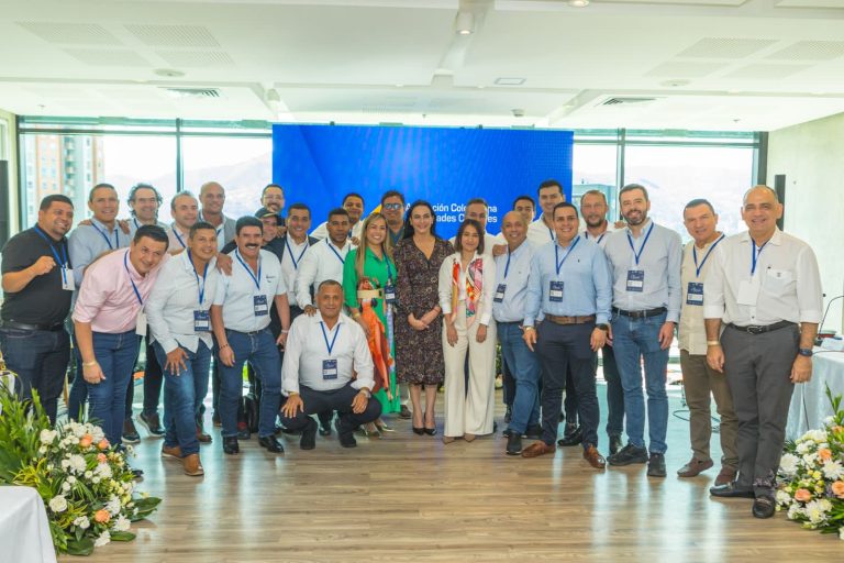 Laura Sarabia se reúne con mandatarios electos, para articular programas sociales