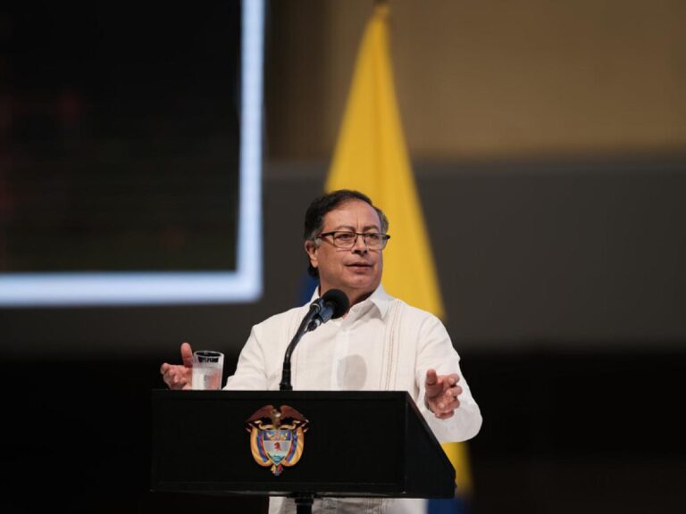 Presidente Gustavo Petro señaló que defenderá los resultados de su gobierno